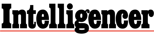 A red line in a black background

Description automatically generated