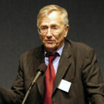 Seymour Hersh at the 2004 Letelier-Moffitt Human Rights Award.