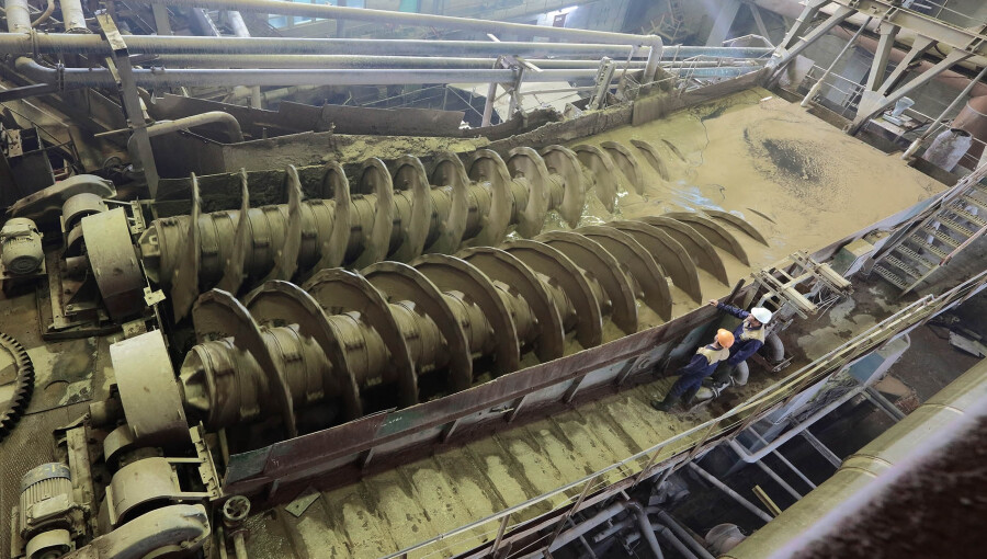 Ukraine doesn't have any rare earth metals, and the strategic minerals it does have are not worth trillions of dollars 
