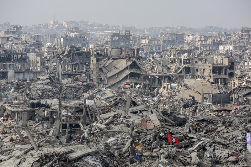 A city destroyed by earthquake

AI-generated content may be incorrect.
