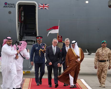 Keir Starmer welcomed by officials at Bahrain airport