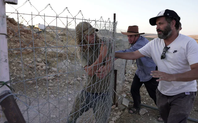 Israeli settlers clash with Christians in Taybeh, West Bank